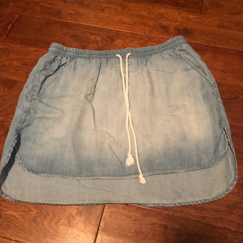 Cloth & Stone Chambray denim skirt EUC 🤩